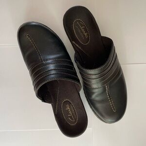 Clarks Black Leather Loafers Slip-On Shoes